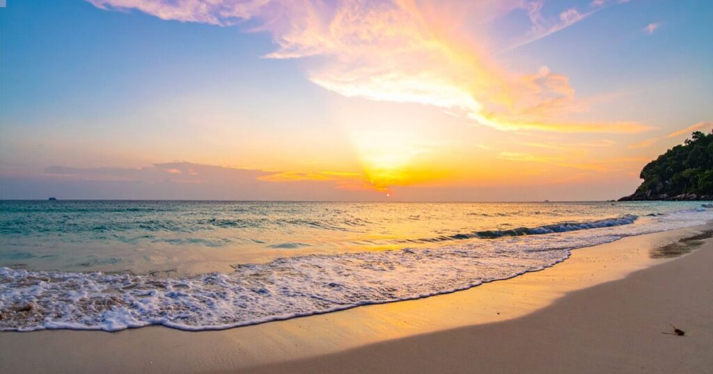 40〜50代サーファー向け 海へ戻りたくなる夕景
