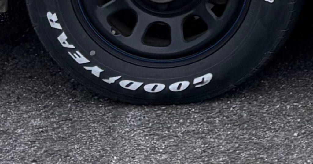 RSデイトナネオとGOODYEAR NASCAR Eagle #1のホワイトレター