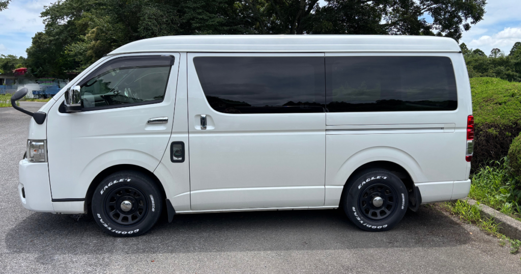 7型ハイエースワイドバンの側面