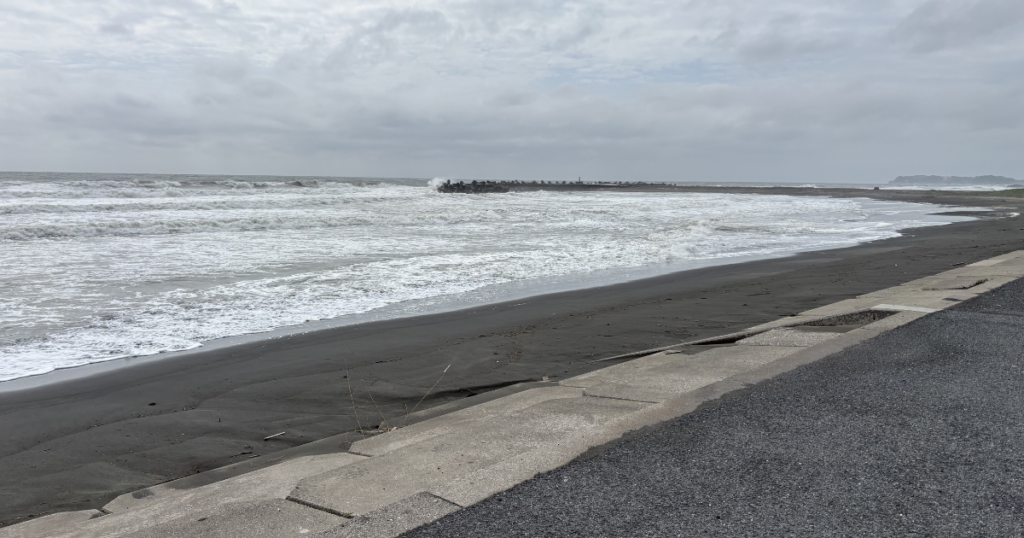 千葉県一宮町周辺の海岸と波のある海